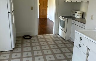 1 bed, 1 bath, $575, Unit #4