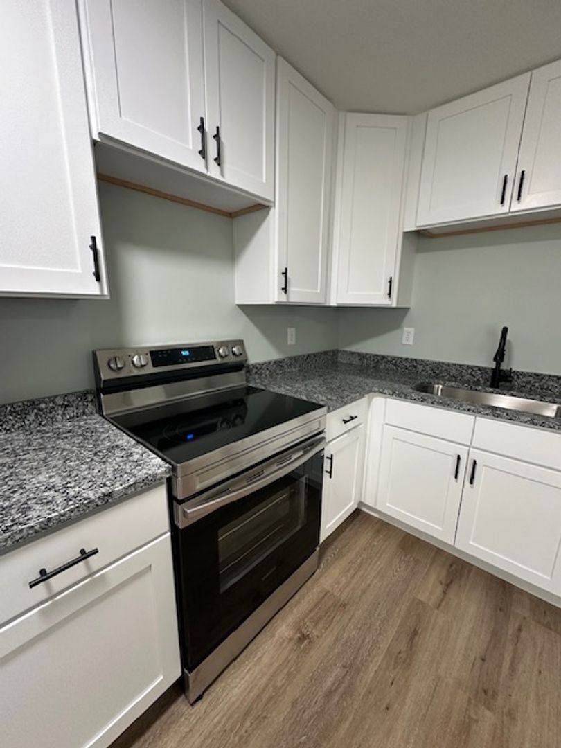 2 beds, 1 bath, 800 sqft, $1,175, Unit E1