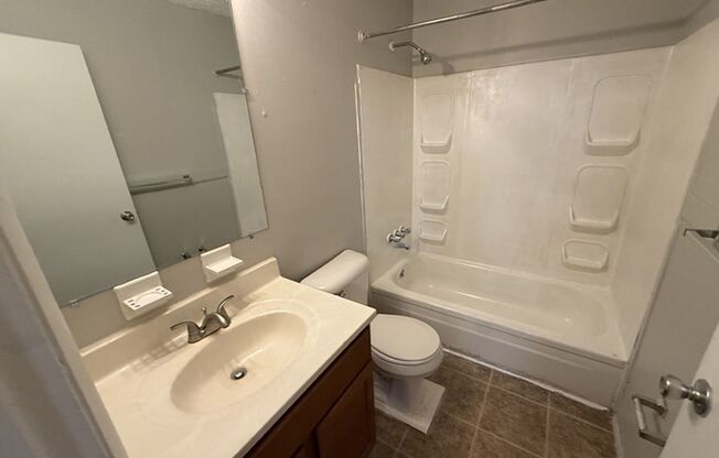 2 beds, 1 bath, 650 sqft, $1,195, Unit 3060-302