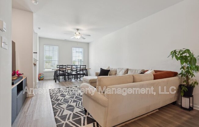 1527 AUCKLAND CT