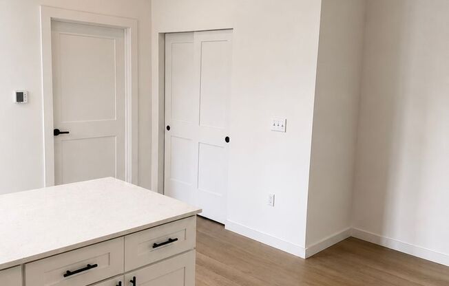 1 bed, 1 bath, 751 sqft, $1,525, Unit 124