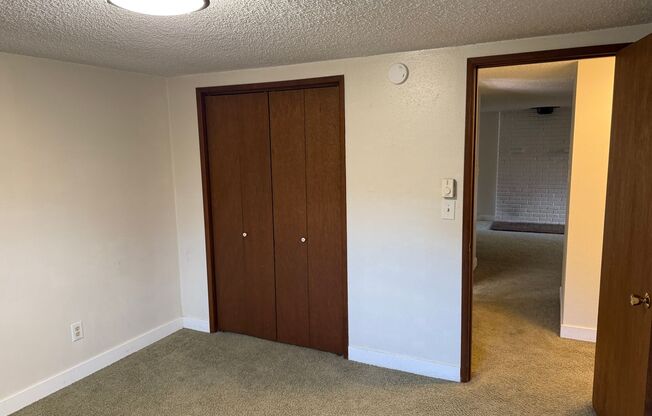 2 beds, 1 bath, $1,700, Unit 1009