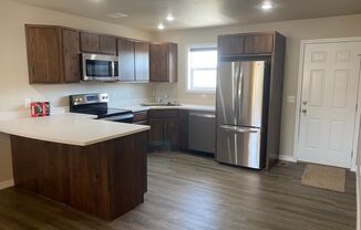 3 beds, 2 baths, 1,700 sqft, $1,495, Unit 2085 Lake Hills