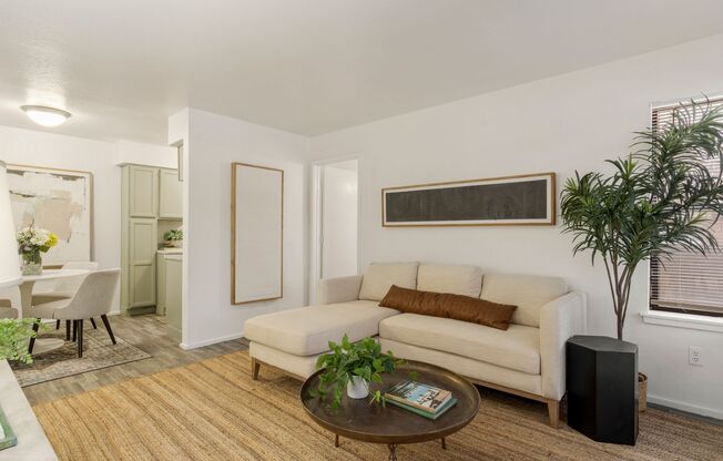 2 beds, 2 baths, 800 sqft, $999, Unit B06