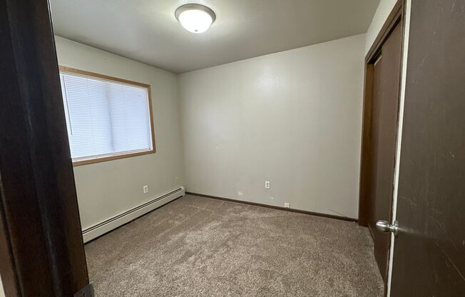 2 beds, 1 bath, $545, Unit 1