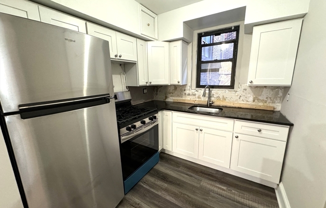 1 bed, 1 bath, 700 sqft, $2,200, Unit 11