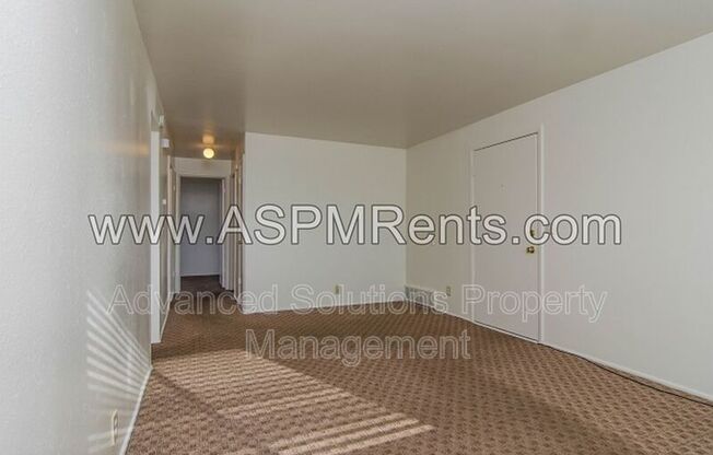 1353 N REDWOOD RD