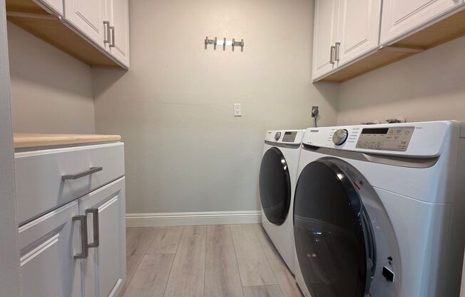 2 beds, 2 baths, $2,100, Unit #1048