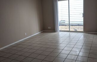 2 beds, 1 bath, $650