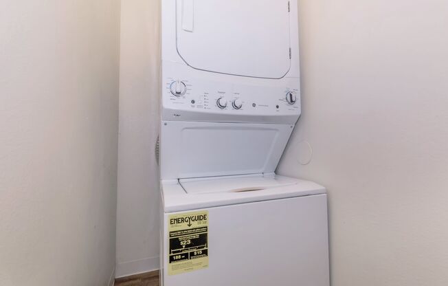 3 beds, 2 baths, 1,194 sqft, $1,649, Unit P1085