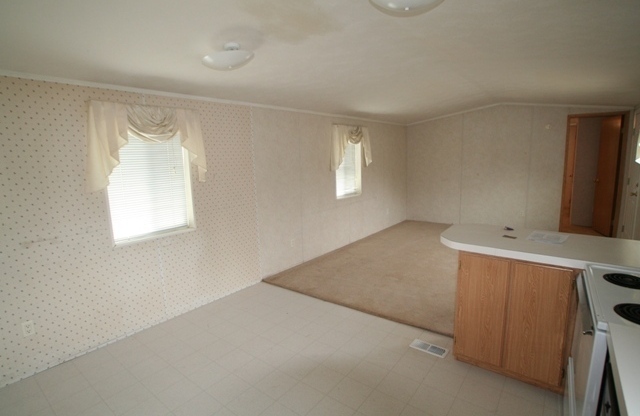 232 White Oak Dr