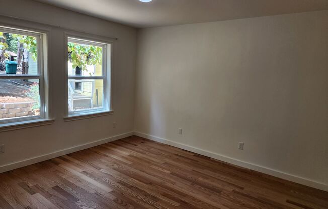 3 beds, 1 bath, $2,600