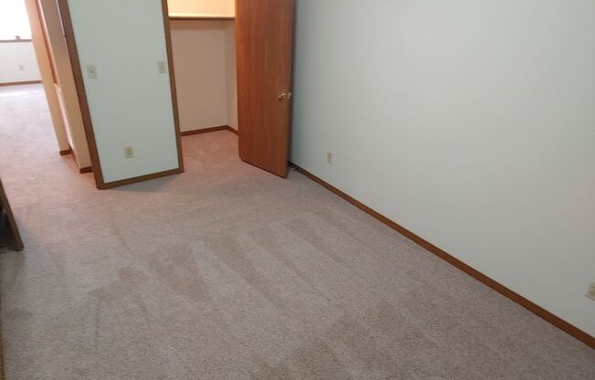 2 beds, 1 bath, 720 sqft, $980, Unit 1249-08