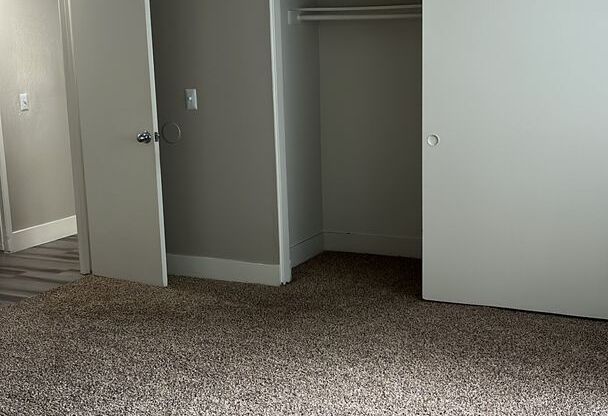 2 beds, 1 bath, 896 sqft, $2,195, Unit 107