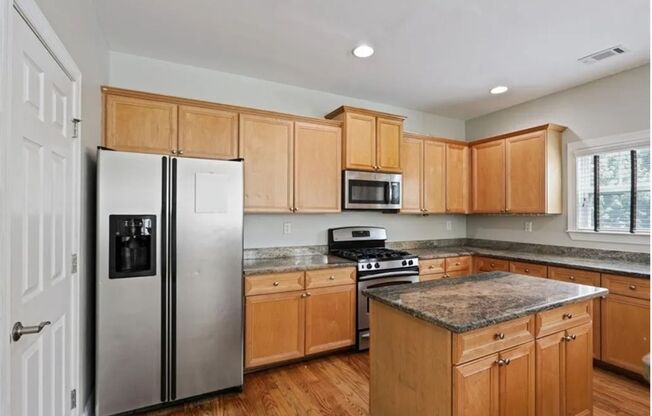 Charming 3BR Townhome in Atlanta