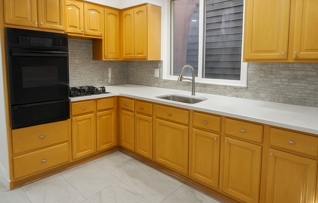 278 E 55 ST