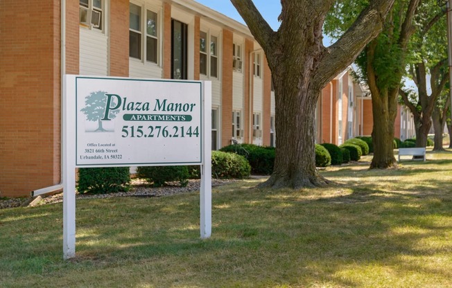 Plaza Manor