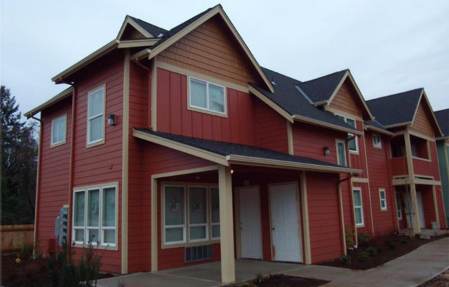Woodmansee Apts