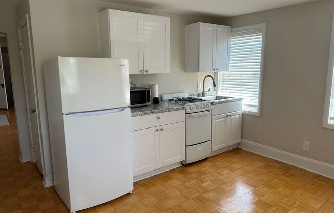 Studio, 1 bath, $1,995