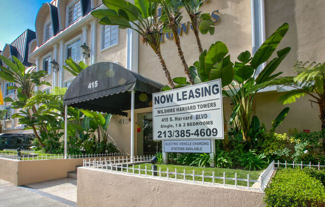 Apartment Building in Los Angeles