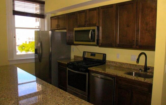 1 bed, 1 bath, 794 sqft, $1,500