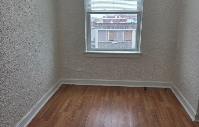 Studio, 1 bath, 280 sqft, $1,250, Unit 707