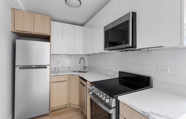 2 beds, 1 bath, 430 sqft, $1,875, Unit 3H