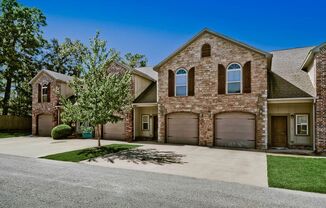 2 beds, 2.5 baths, 1,400 sqft, $1,450, Unit 3890 C Rochester