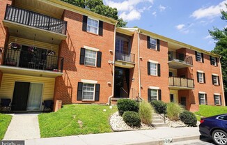 800 COLLEGE LN