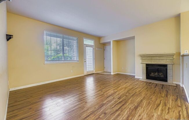 Bright and open three bedroom two full bath condo in excellent location with a community pool! Move in Ready!