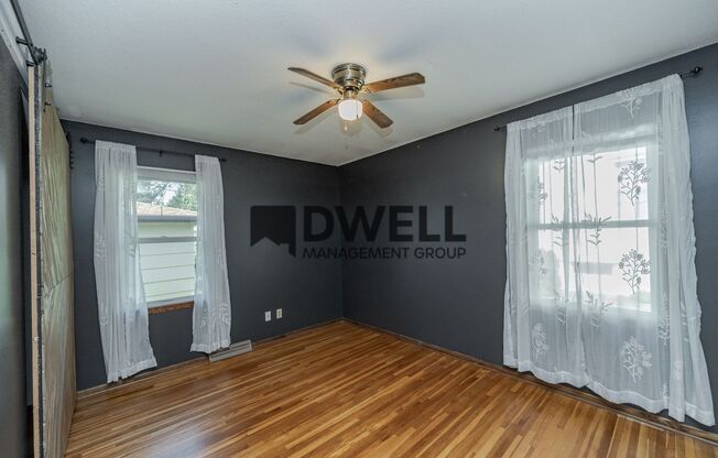 3 beds, 2 baths, $2,000, Unit # NORTHWEST