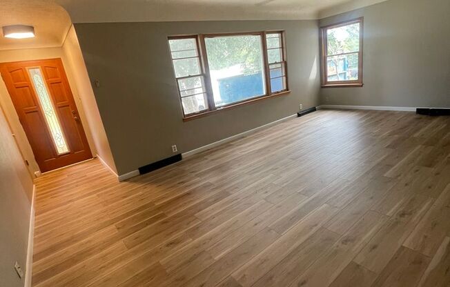 3 bedroom, 1 bath home for rent in great location!