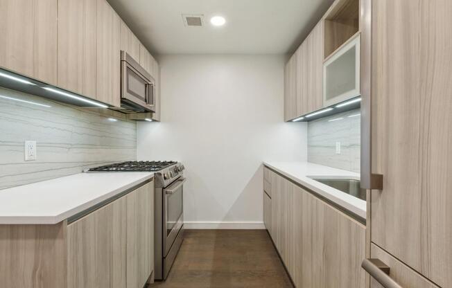 371 W 123 ST