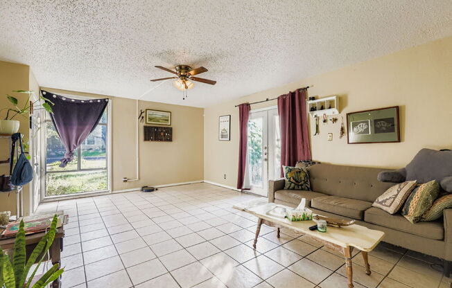 1423 WESTMOOR DR