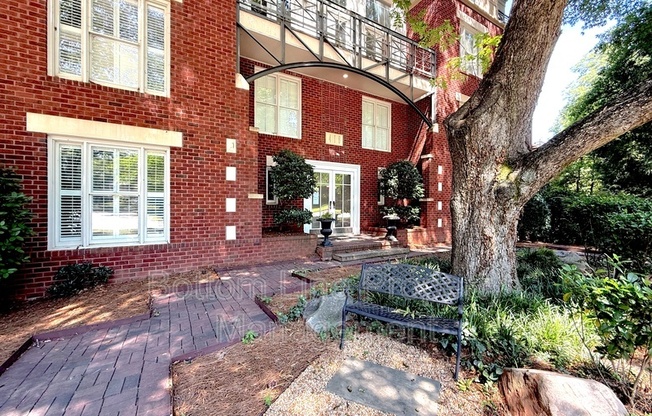 416 QUEENS RD
