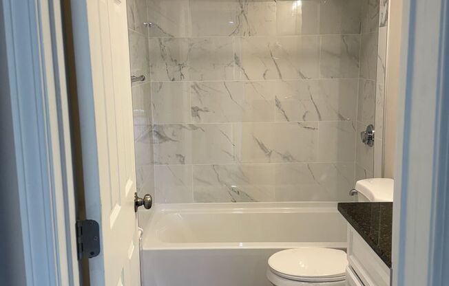 2 beds, 1 bath, 680 sqft, $2,500, Unit 15-31