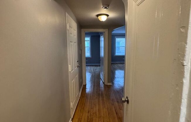 2 beds, 1 bath, $1,860, Unit 1119-2S