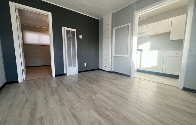 1 bed, 1 bath, 650 sqft, $800, Unit Unit 5