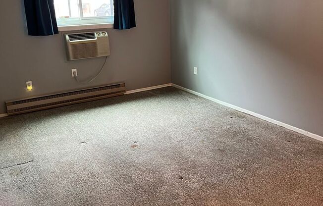 Beautiful 2 bedroom, 2.0 bath Condo in Westland