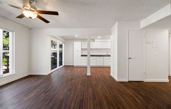 2 beds, 1 bath, 905 sqft, $1,450