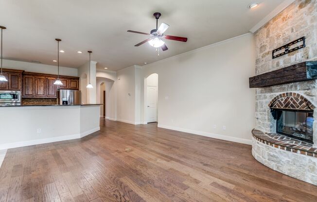 MOVE-IN SPECIAL!!! Move-in by November 28, 2025, and you receive 1-FREE MONTH OF RENT with an 15-month lease agreement!