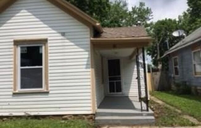 Apply now!! Large spacious home! Don't miss this home with Air Conditioning!