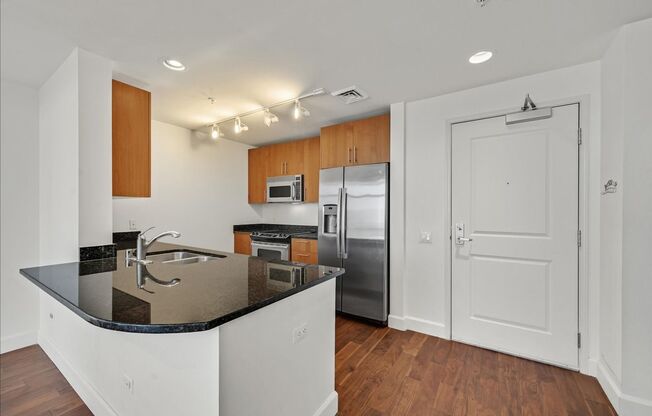 2 beds, 2 baths, $2,600, Unit # 3702