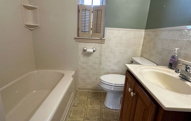 2 beds, 1 bath, $1,395