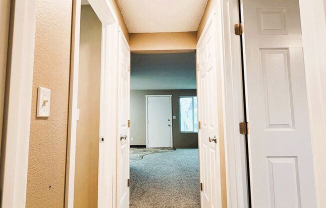 2 beds, 1 bath, 830 sqft, $1,285, Unit O-244