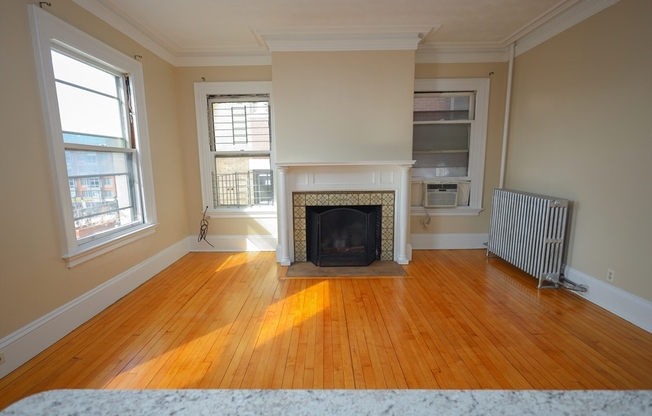 1 bed, 1 bath, 615 sqft, $2,700, Unit 14