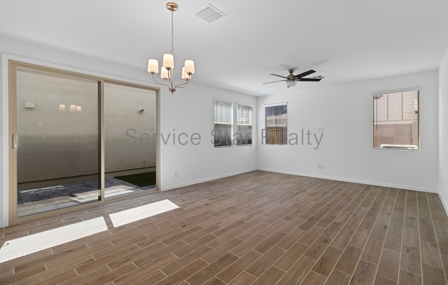 3817 N 99 DR