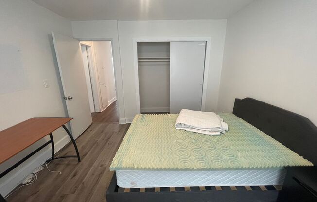 2 beds, 1 bath, $2,610, Unit 3