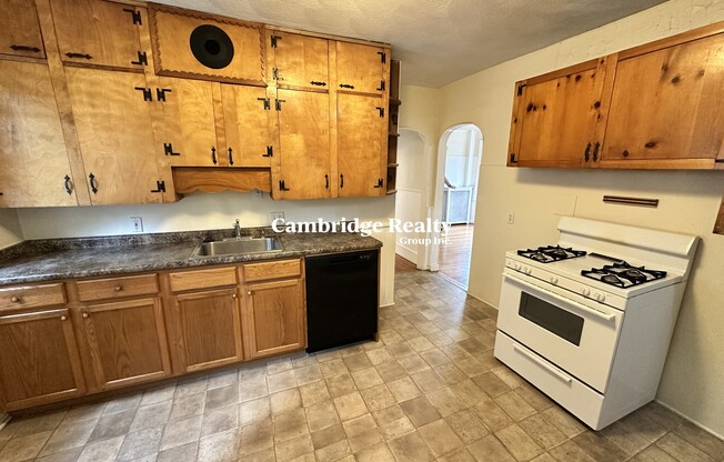 69 CONWELL AVE