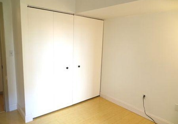 2 beds, 1 bath, 911 sqft, $3,800, Unit 65K